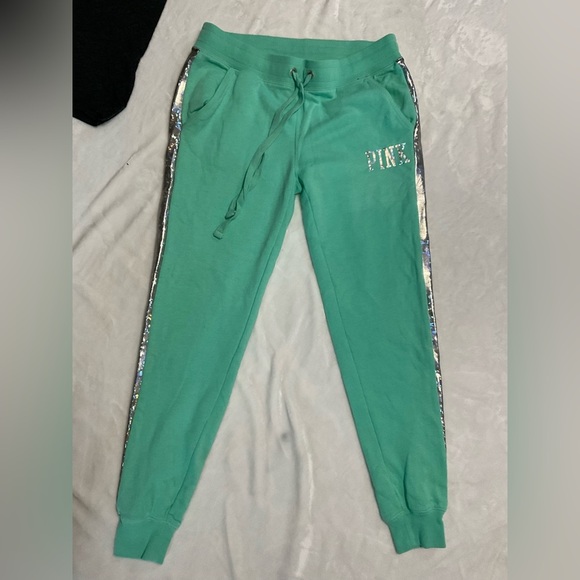 PINK Victoria's Secret Limited Edition Set - Picture 7 of 11